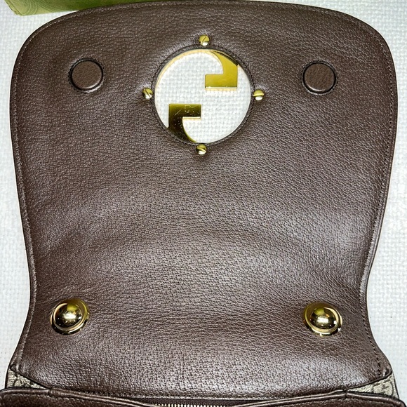 Gucci Beige and Gold Shoulder Bag - Picture 5 of 7